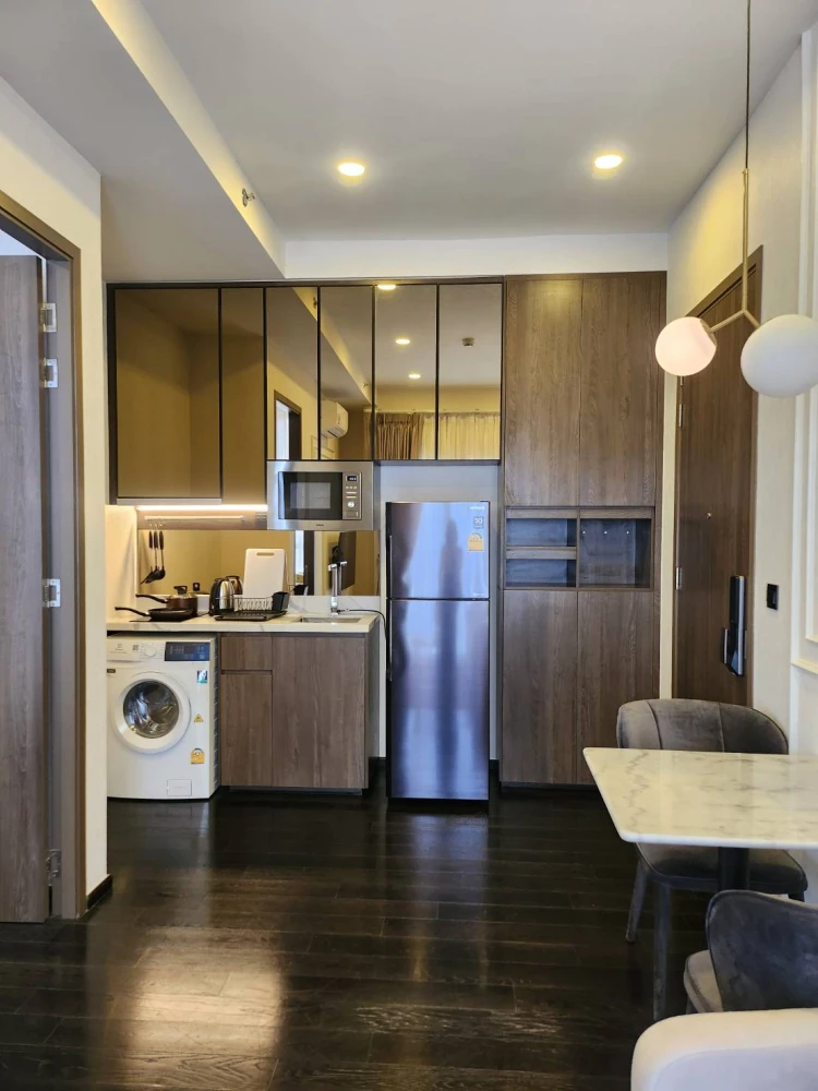For rent: Park Origin Thonglor, Building B, very high floor, spacious room, fully furnished, very attractive.