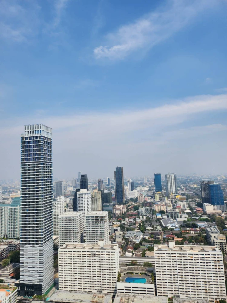 For rent: Park Origin Thonglor, Building B, very high floor, spacious room, fully furnished, very attractive.