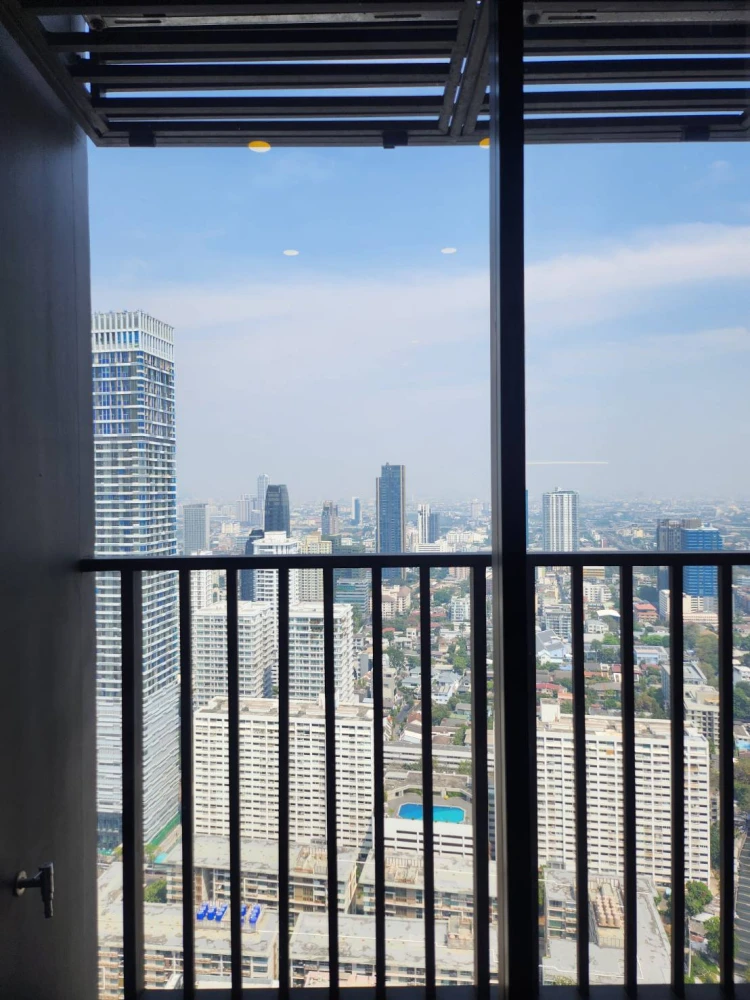 For rent: Park Origin Thonglor, Building B, very high floor, spacious room, fully furnished, very attractive.
