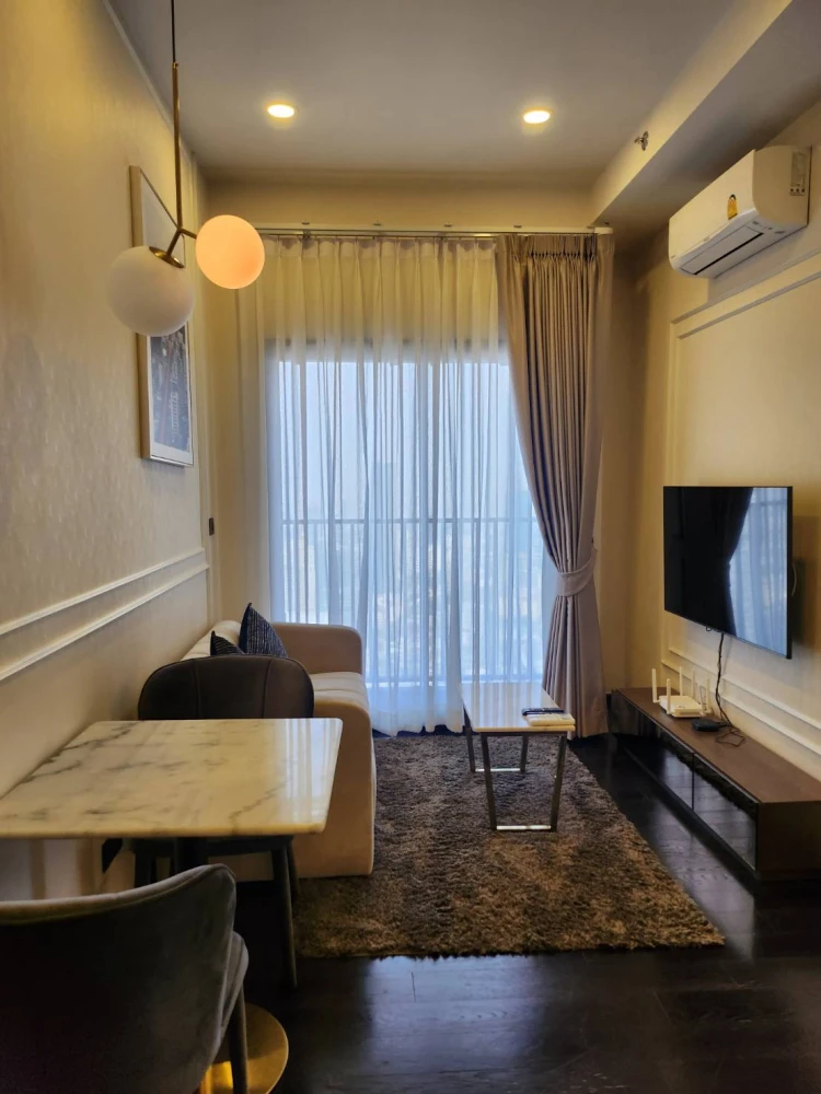 For rent: Park Origin Thonglor, Building B, very high floor, spacious room, fully furnished, very attractive.