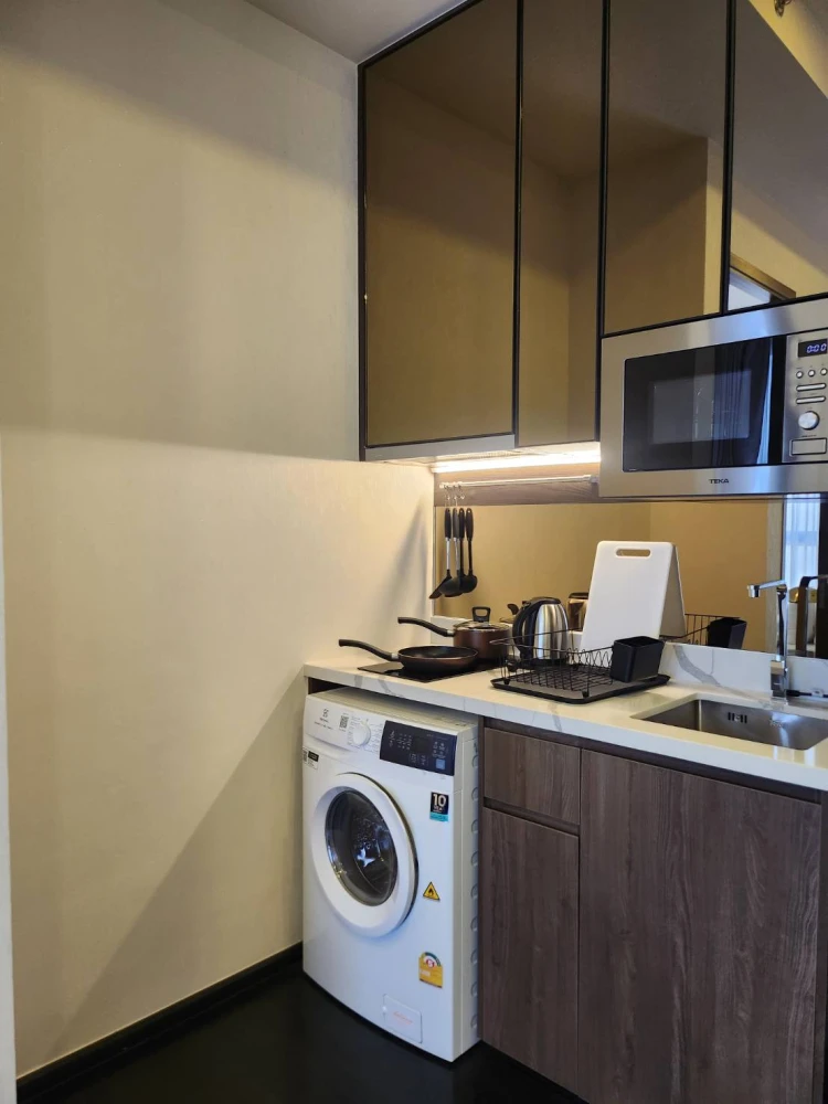 For rent: Park Origin Thonglor, a cozy room with bathtub, high floor, fully equipped with amenities. Reserve now before it's too late!!!