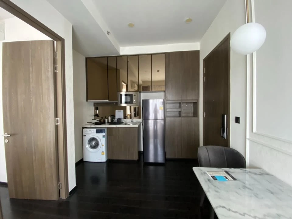 For rent: Park Origin Thonglor, a lovely unit with a bathtub on a high floor, fully furnished with amenities. Book now before it's too late!!!