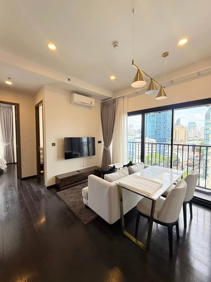 For rent: 2-bedroom unit at Park Origin Thonglor. Spacious area, fully furnished with all appliances, ready to move in.