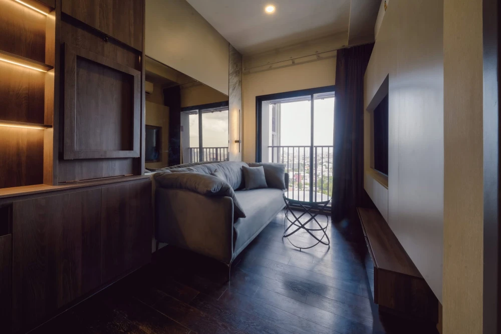 For rent: Park Origin Thonglor. The unit has custom built-in furniture and additional appliances, unlike the standard project units. Book now!