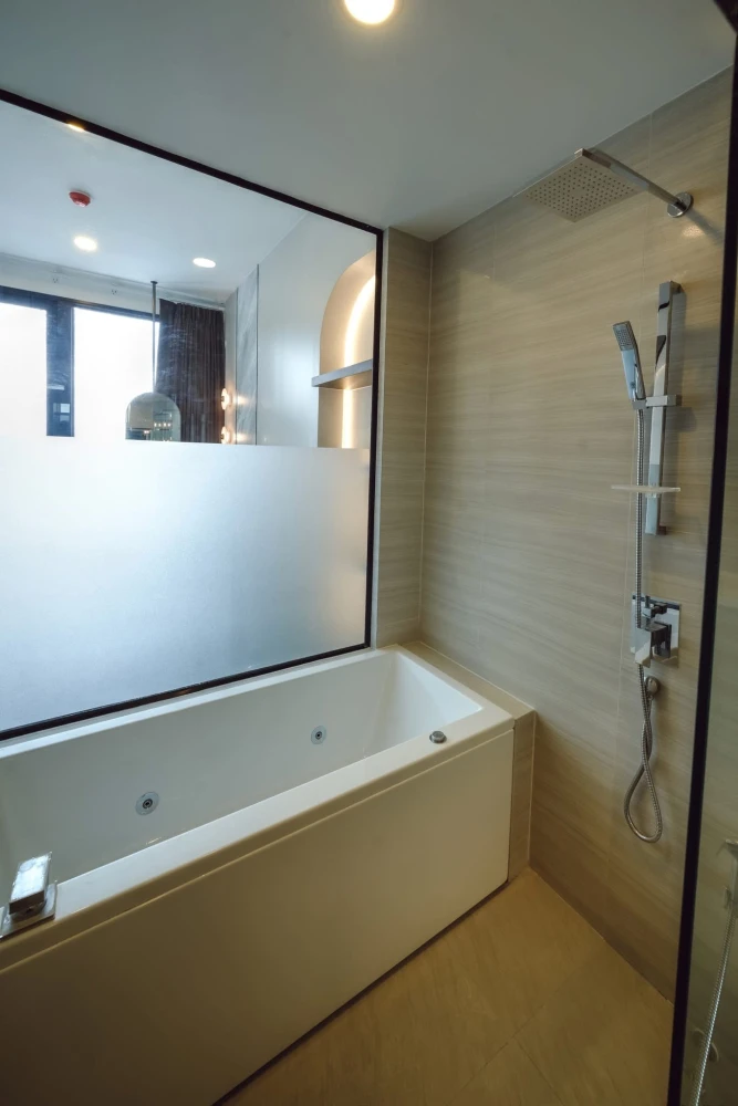 For rent: Park Origin Thonglor. The unit has custom built-in furniture and additional appliances, unlike the standard project units. Book now!