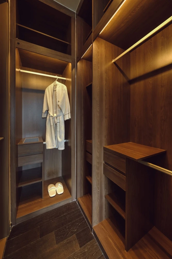 For rent: Park Origin Thonglor. The unit has custom built-in furniture and additional appliances, unlike the standard project units. Book now!