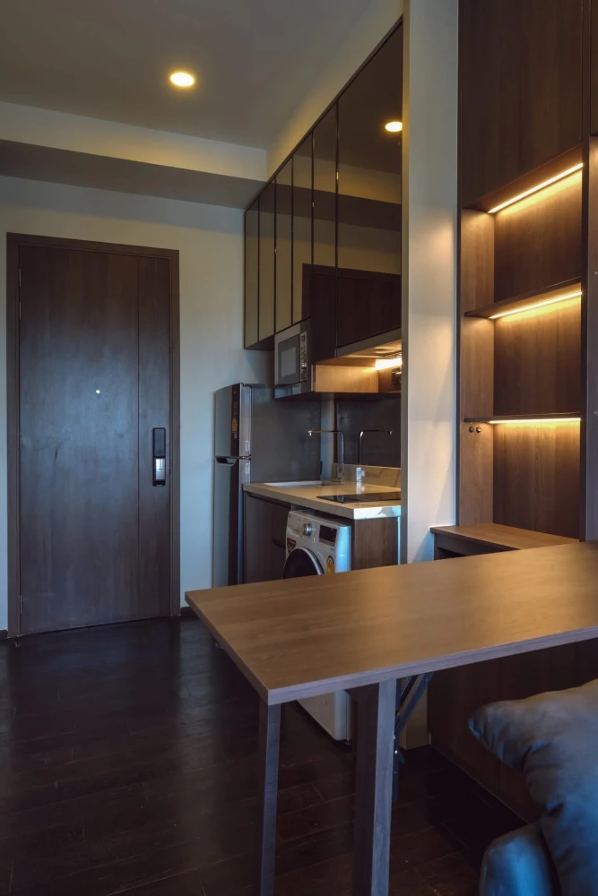 For rent: Park Origin Thonglor. The unit has custom built-in furniture and additional appliances, unlike the standard project units. Book now!