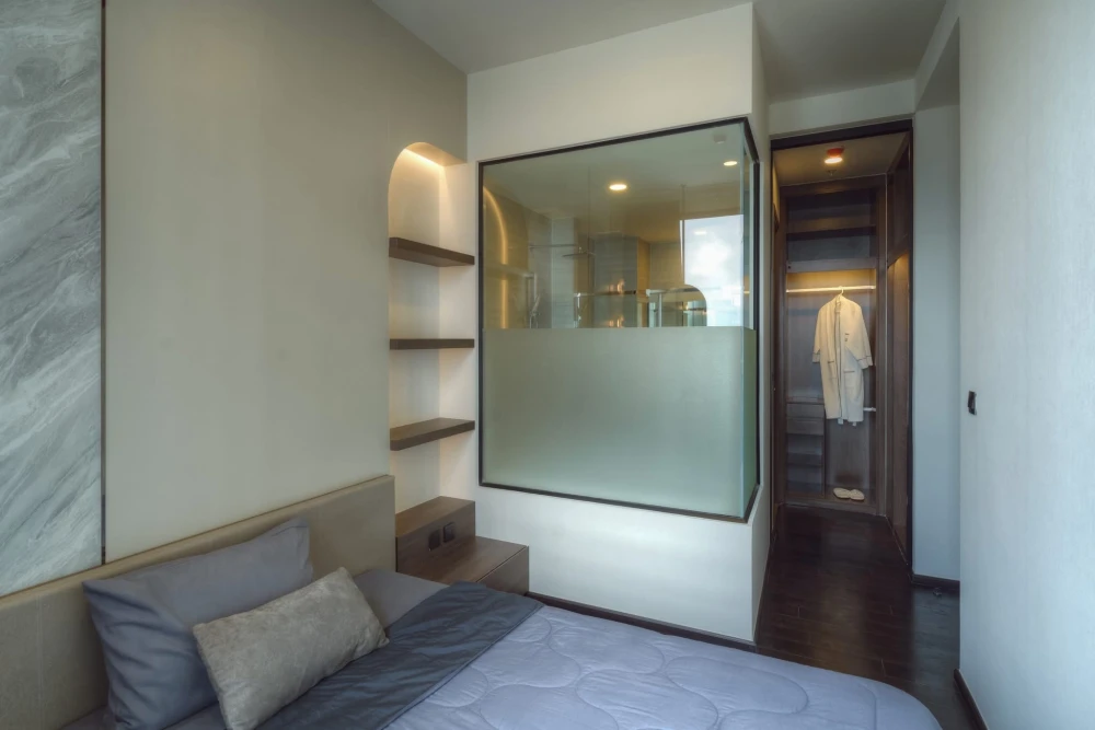 For rent: Park Origin Thonglor. The unit has custom built-in furniture and additional appliances, unlike the standard project units. Book now!