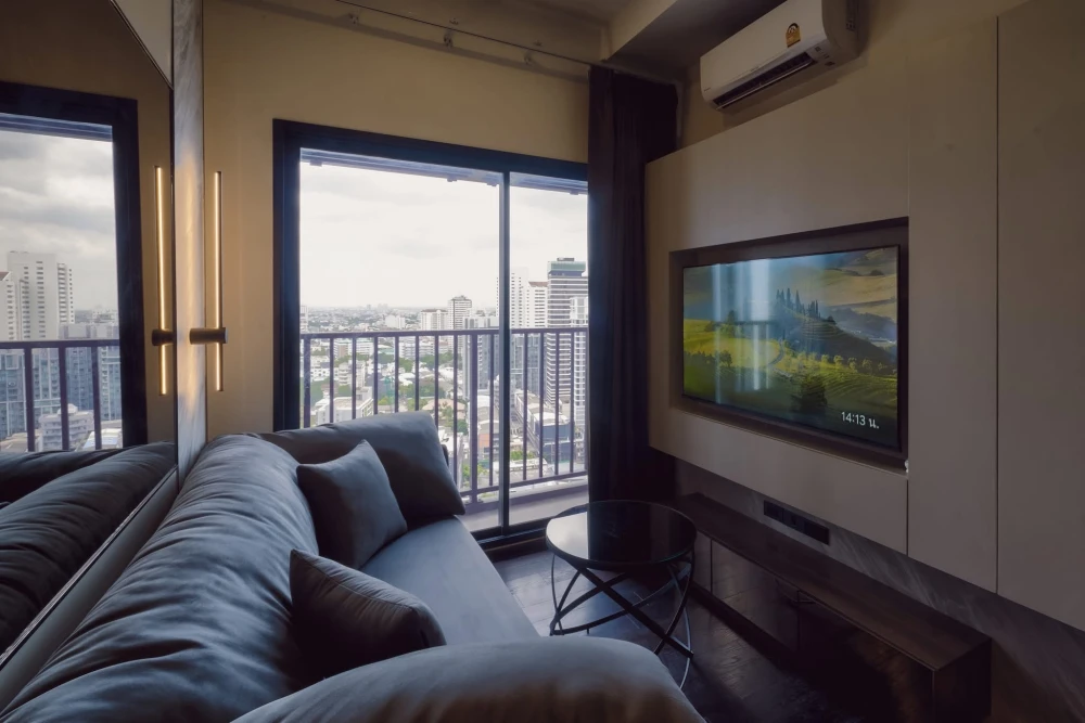 For rent: Park Origin Thonglor. The unit has custom built-in furniture and additional appliances, unlike the standard project units. Book now!