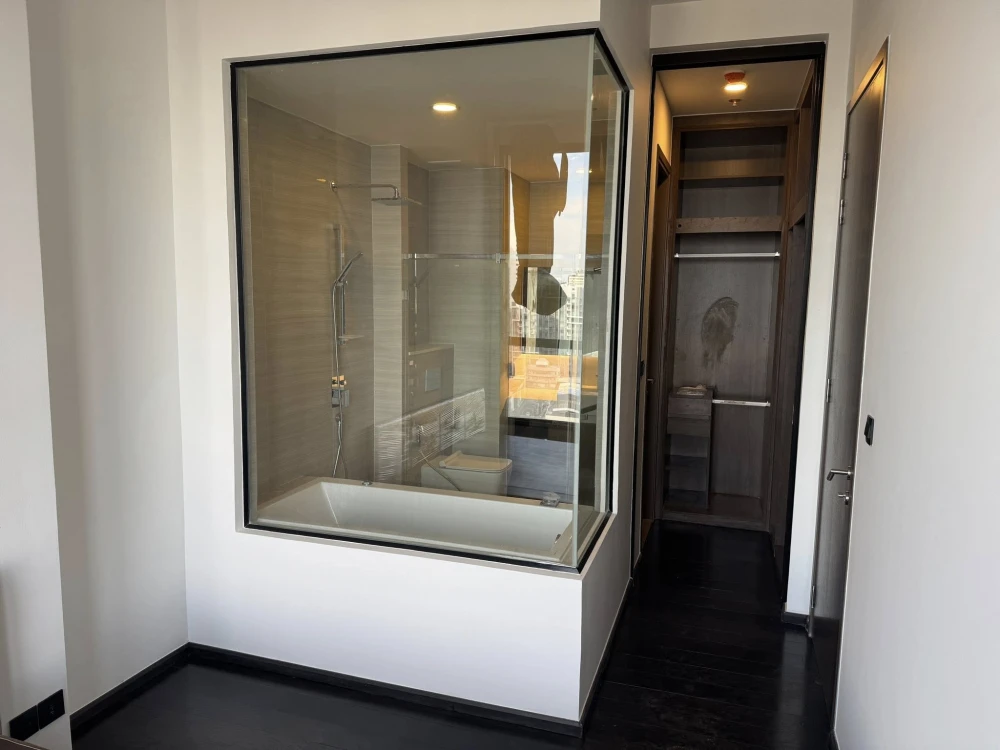 For rent: Park Origin Thonglor, very high floor, lots of usable space, fully furnished, first come first served.