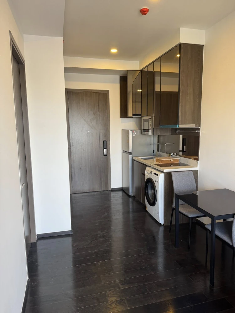 For rent: Park Origin Thonglor, very high floor, lots of usable space, fully furnished, first come first served.