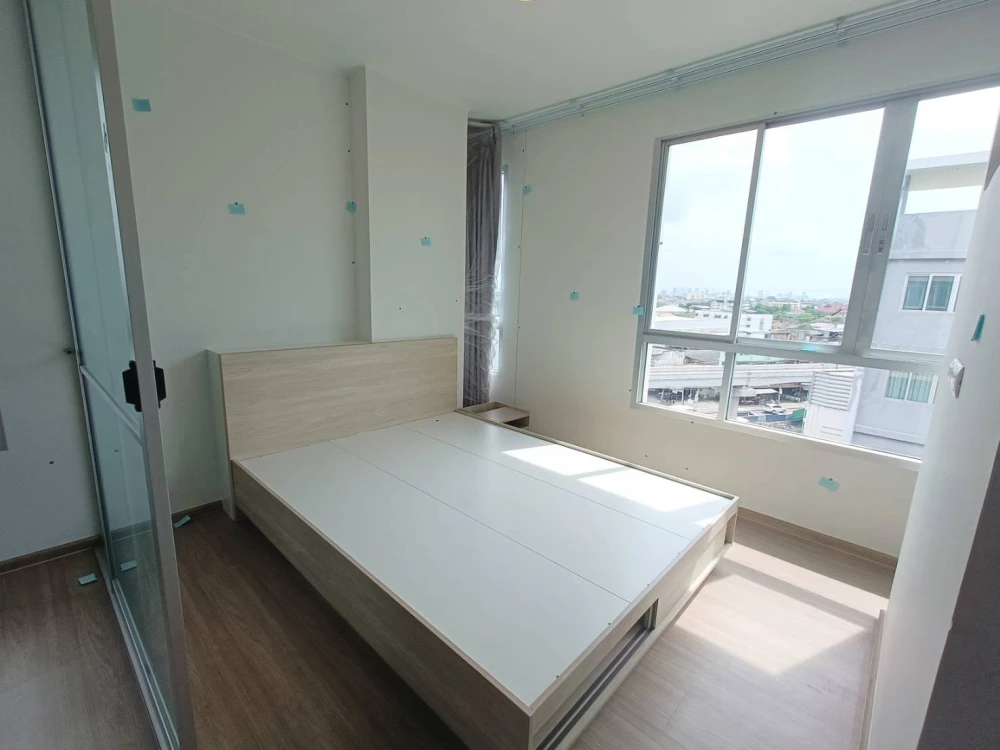 For rent: Park Ramintra, corner room, privacy, good location, comes with complete facilities, don't miss it.