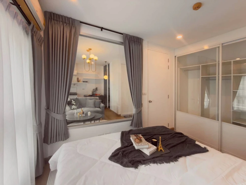 For rent: Parkland Taksin-Tha Phra, beautifully decorated unit on the 11th floor with pool and BTS view. Convenient and fully furnished – you won't wa