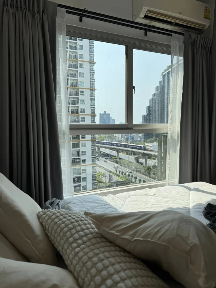 For rent: Parkland Taksin-Tha Phra, beautifully decorated unit on the 11th floor with pool and BTS view. Convenient and fully furnished – you won't wa