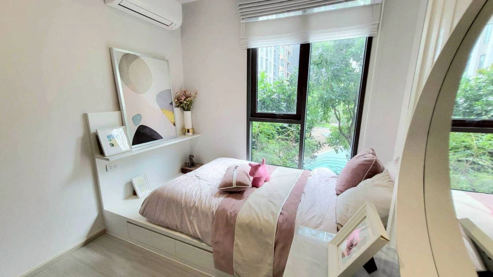 For rent: Parkland Phetkasem 56, beautifully decorated unit with full built-in furniture, 7th floor, pool and garden view, pleasant throughout the day