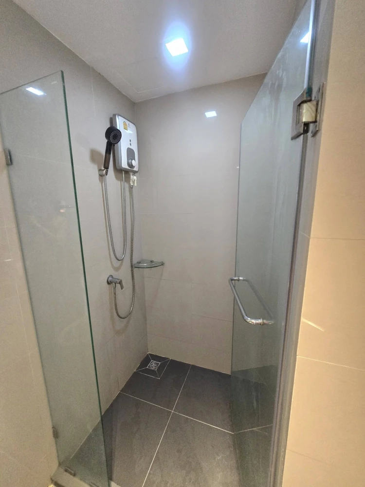 For rent: Parque Phutthabucha 48, 5th floor unit. Fully furnished with great views. Book now!