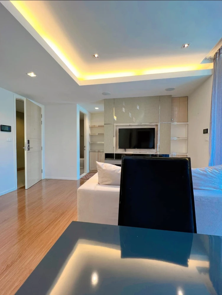 For rent: Parque Phutthabucha 48, beautiful fully furnished unit with high-quality built-in furniture and spacious living area. Book now!