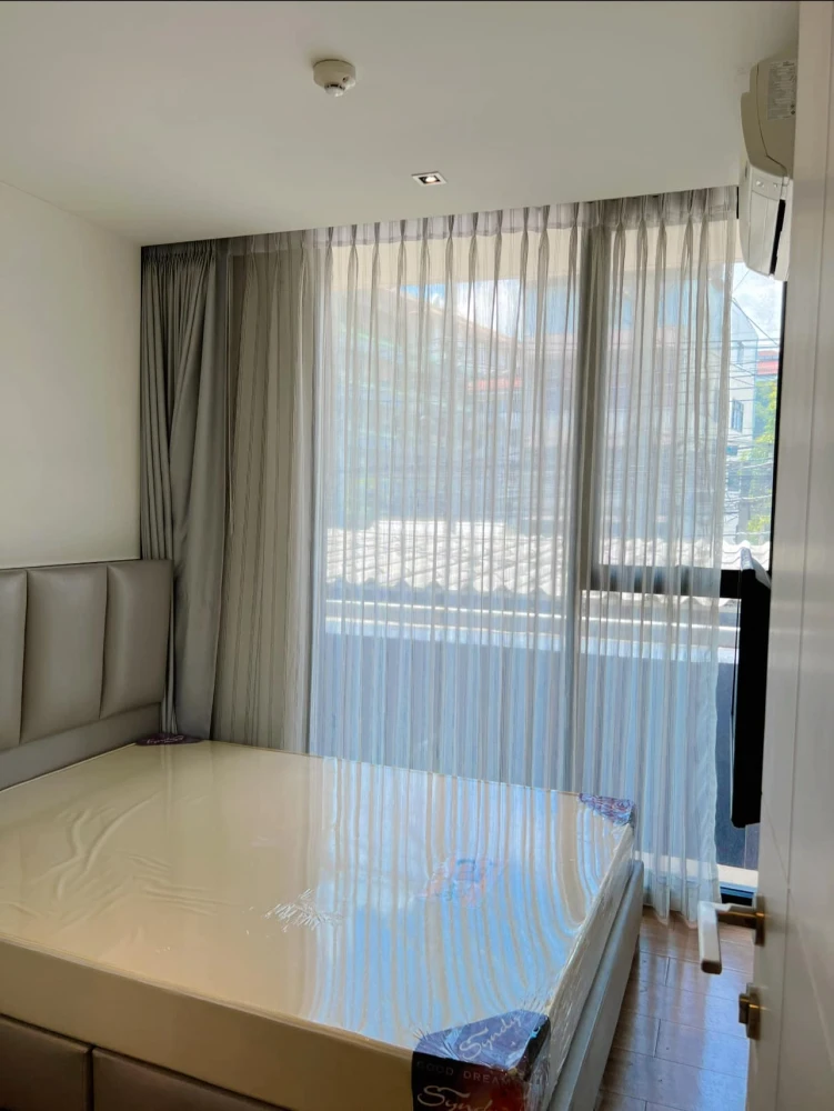 For rent: Parque Phutthabucha 48, beautiful fully furnished unit with high-quality built-in furniture and spacious living area. Book now!