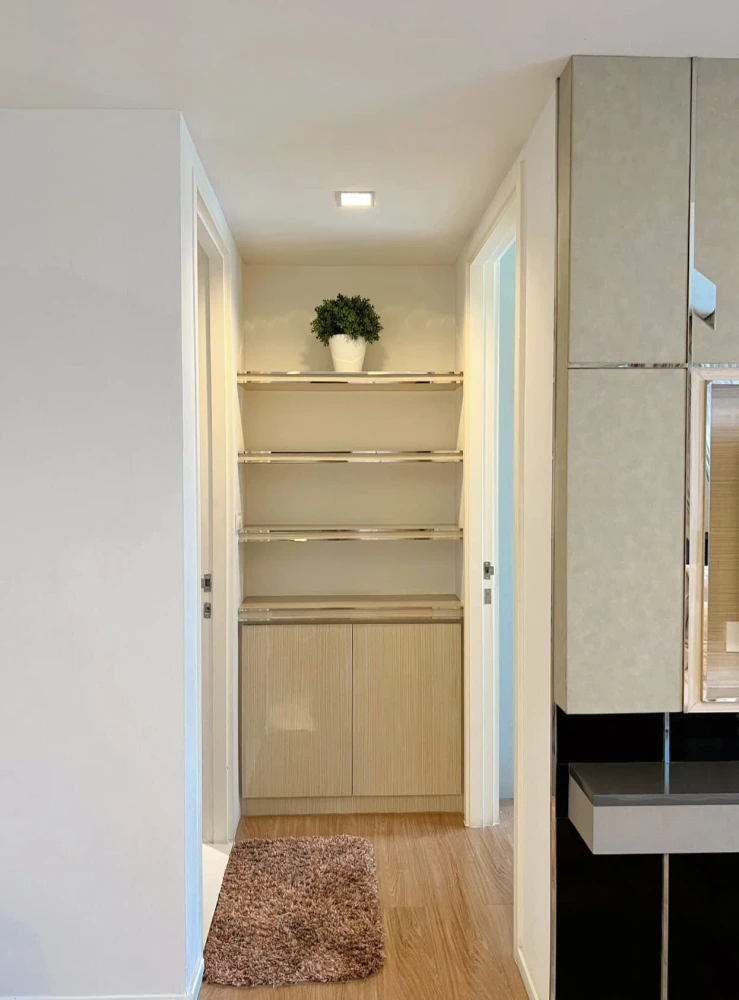 For rent: Parque Phutthabucha 48, beautiful fully furnished unit with high-quality built-in furniture and spacious living area. Book now!