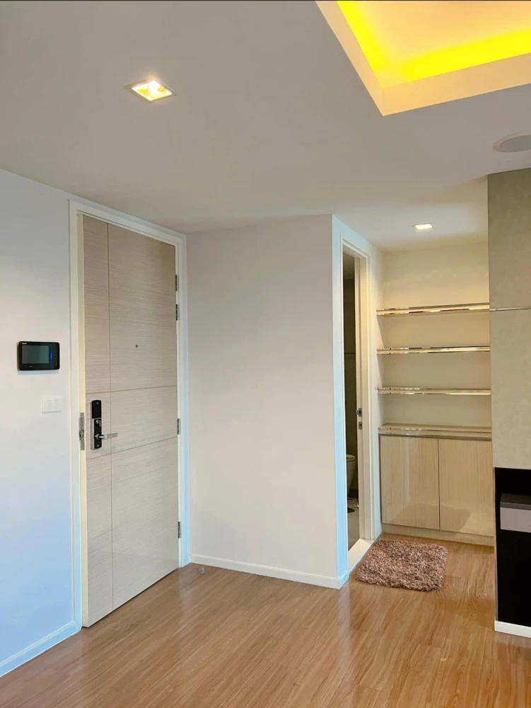 For rent: Parque Phutthabucha 48, beautiful fully furnished unit with high-quality built-in furniture and spacious living area. Book now!