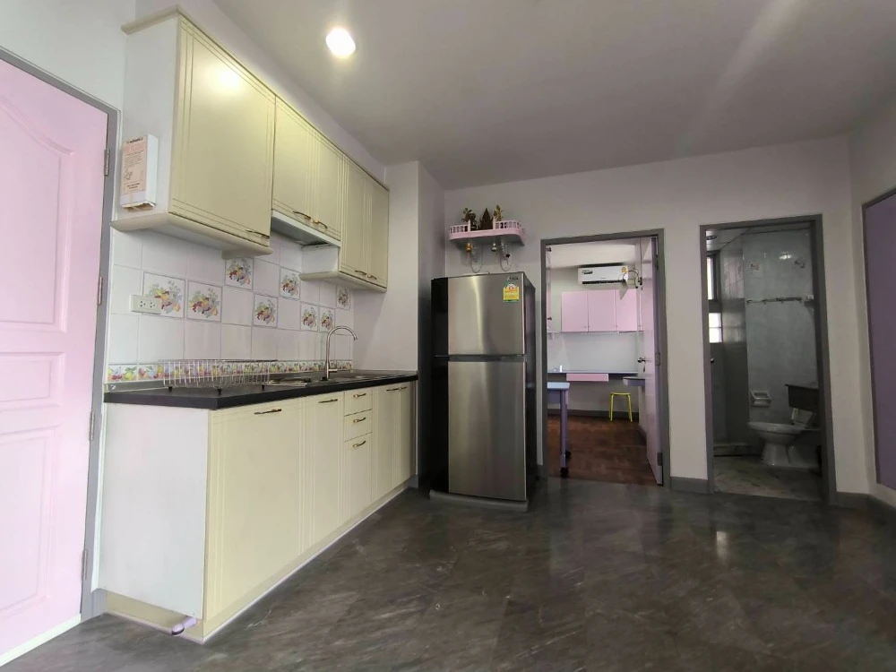 For rent: Pathumwan Resort, 30th floor. High floor, great view, fully furnished. Book now!