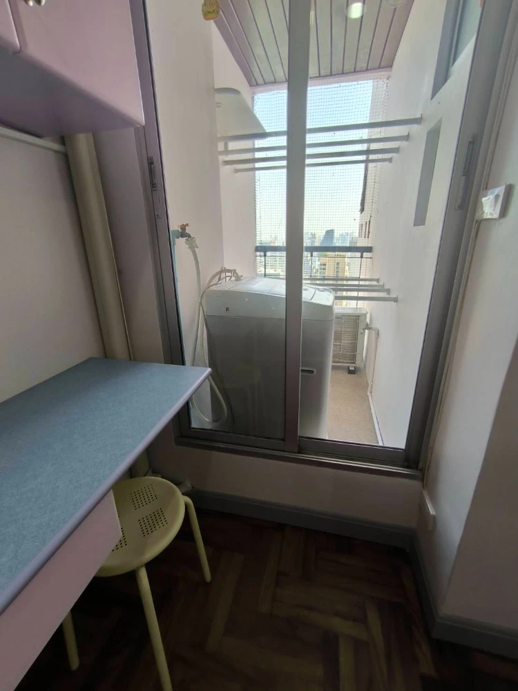 For rent: Pathumwan Resort, 30th floor. High floor, great view, fully furnished. Book now!