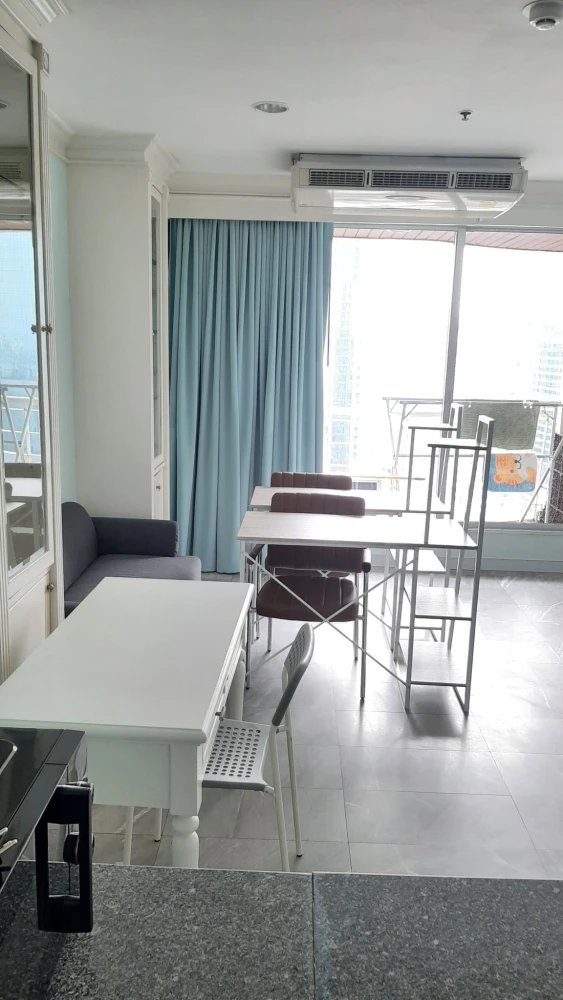 For rent: Pathumwan Resort, ready to move in, fully furnished, spacious and comfortable room. Hurry and book now, don't miss out!
