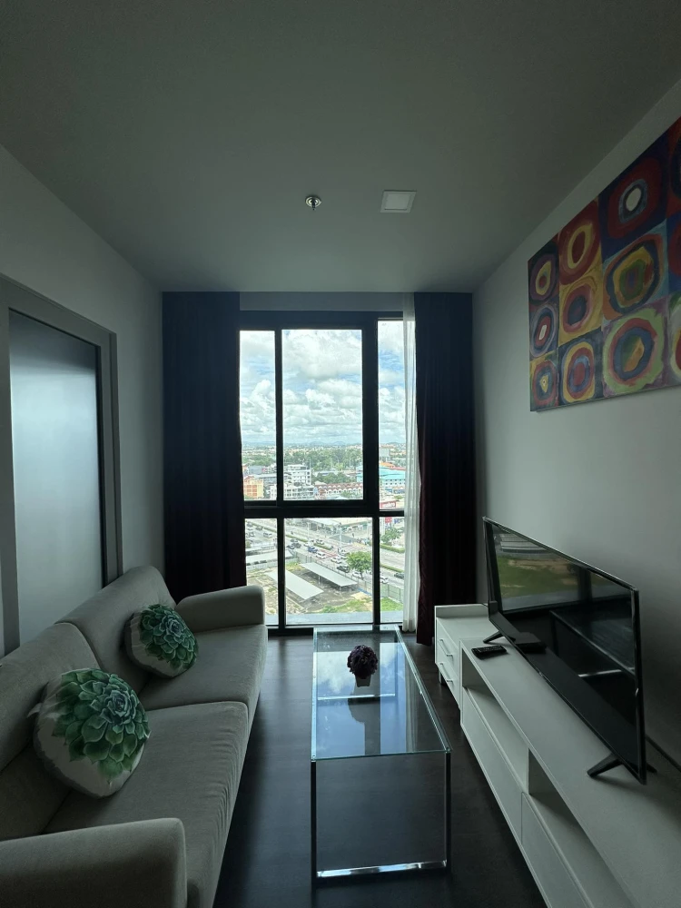 For rent Pattaya Posh, a nice room, comes with complete furniture and appliances, with a city view. If it's this good, what are you waiting for?