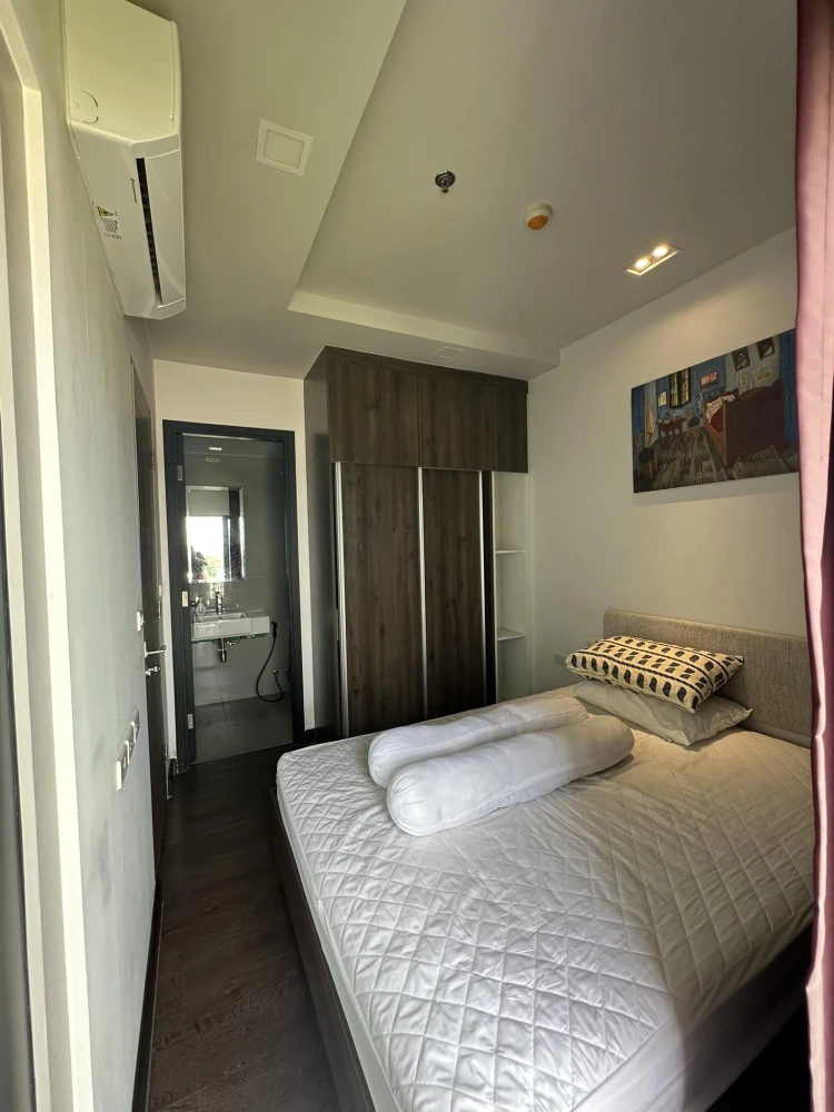 For rent Pattaya Posh, a nice room, comes with complete furniture and appliances, with a city view. If it's this good, what are you waiting for?