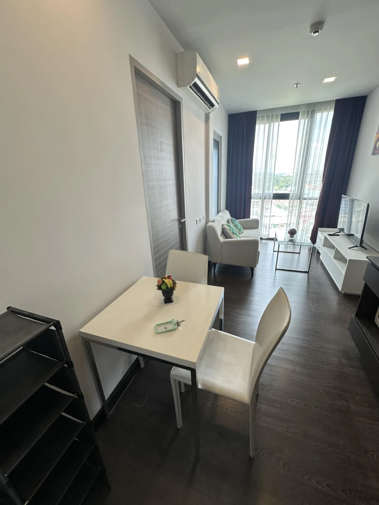 For rent Pattaya Posh, a nice room, comes with complete furniture and appliances, with a city view. If it's this good, what are you waiting for?
