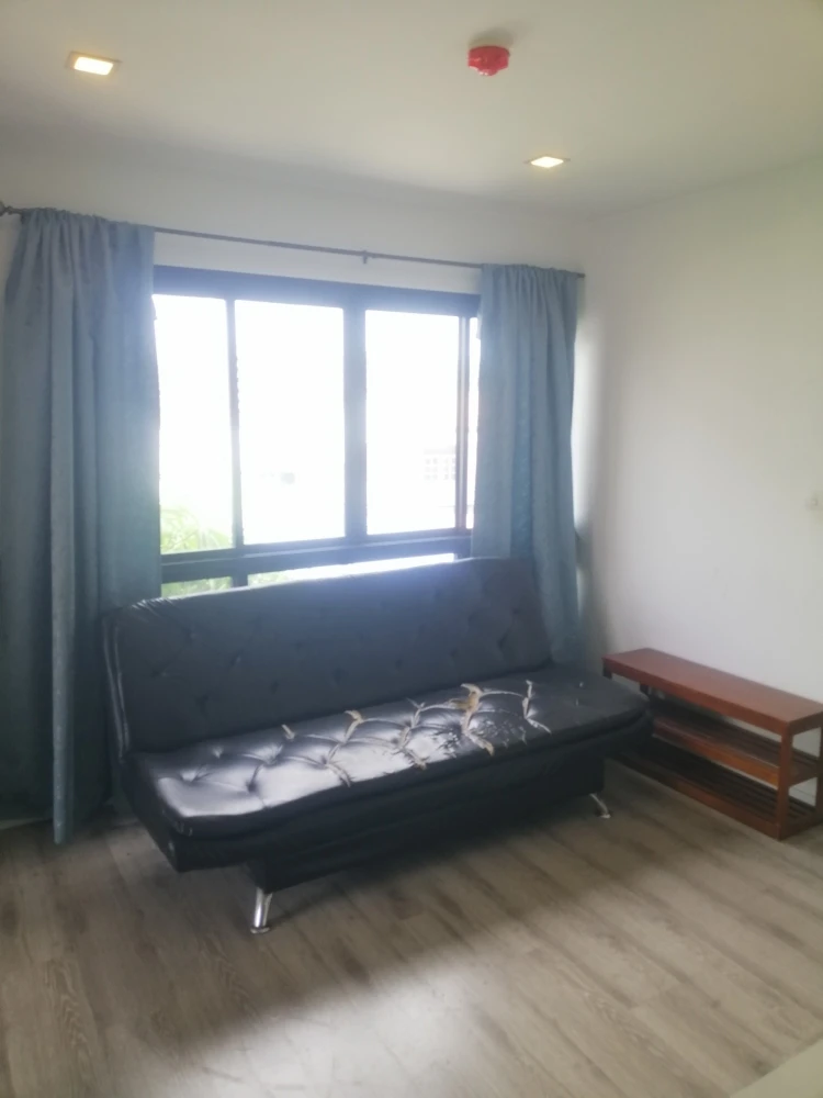 For rent: Pause ID corner room, 3rd floor, garden view, quiet, shady, comes with a great price. Don't miss it!