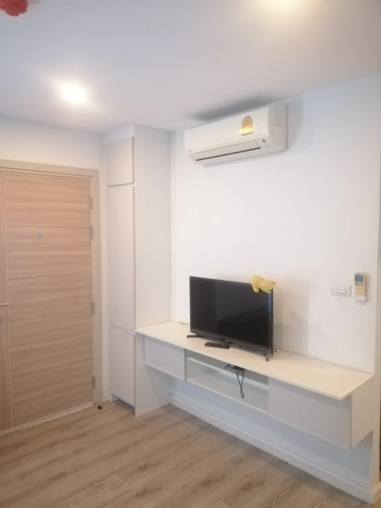 For rent: Pause ID corner room, 3rd floor, garden view, quiet, shady, comes with a great price. Don't miss it!