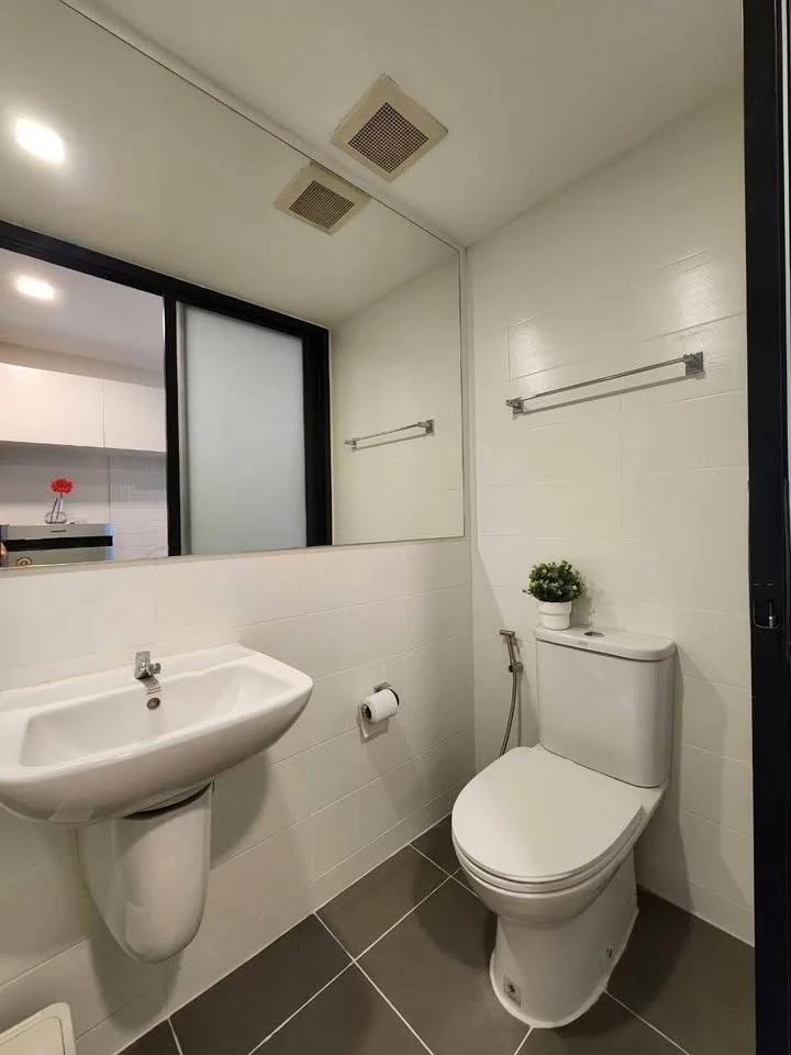 For rent: Pause Sukhumvit 115. Ideal for those who don't prioritize luxury and value convenient transportation. Fully equipped with amenities. Book no