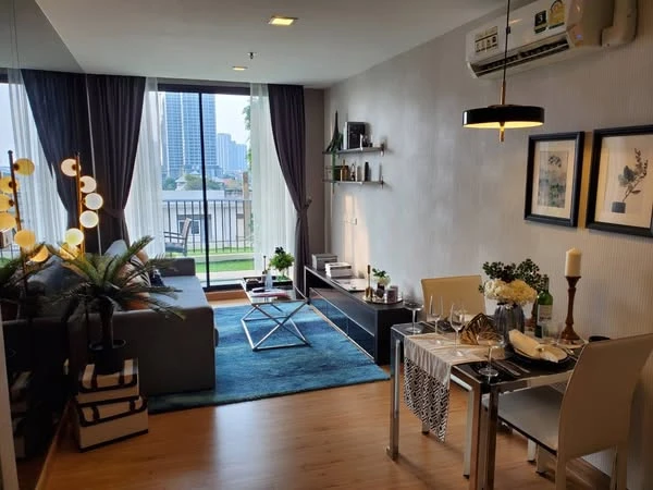 For rent: Pela Wutthakat, spacious room, comfortable living, fully furnished, hurry and reserve now.