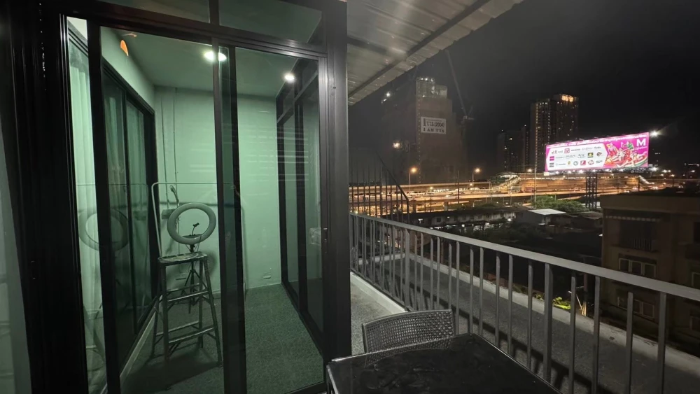 For rent: Pela Wutthakat, spacious room, comfortable living, fully furnished, hurry and reserve now.