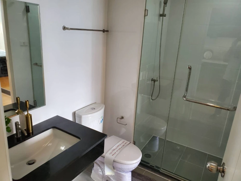 For rent: Pela Wutthakat, spacious room, comfortable living, fully furnished, hurry and reserve now.