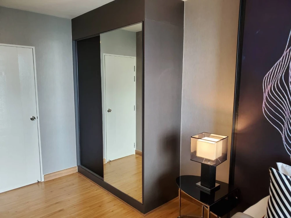 For rent: Pela Wutthakat, spacious room, comfortable living, fully furnished, hurry and reserve now.