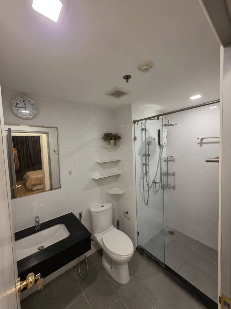 For rent: Pela Wutthakat, high floor, ready to move in, fully furnished, reserve now.