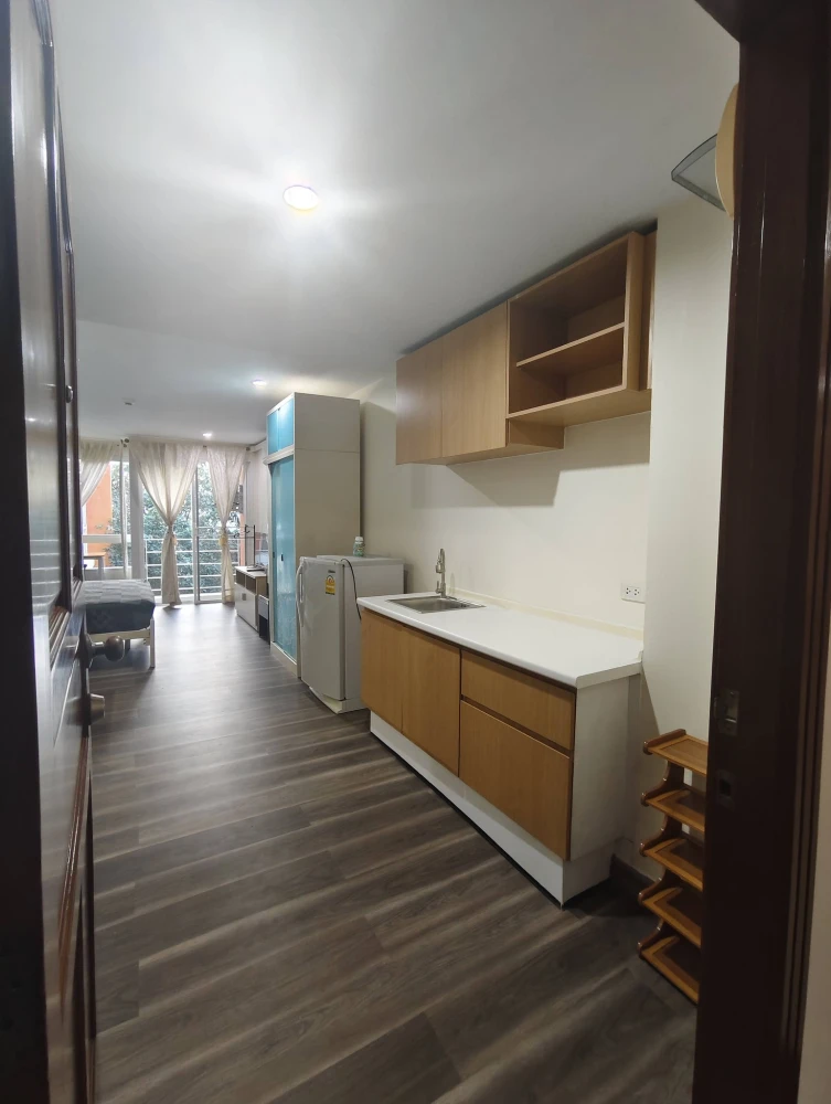 For rent: PG RAMA 9 Condominium. Ready to move in. Fully furnished. Great price. Book now, don't miss out!