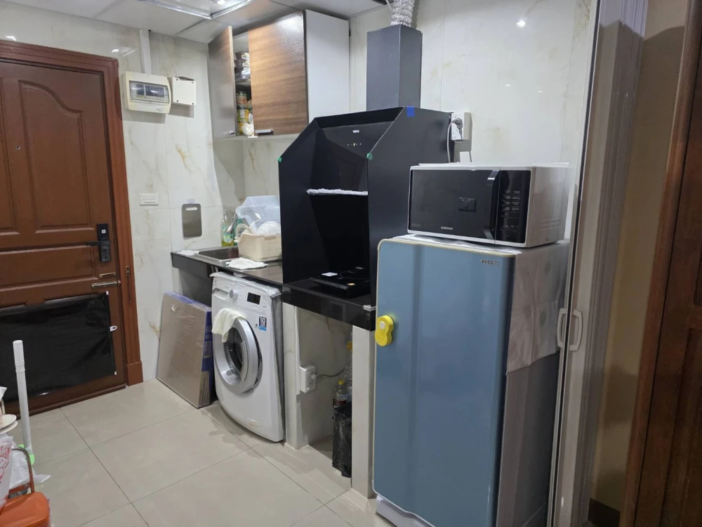 For rent: PG Rama 9, fully furnished, just bring your bags.