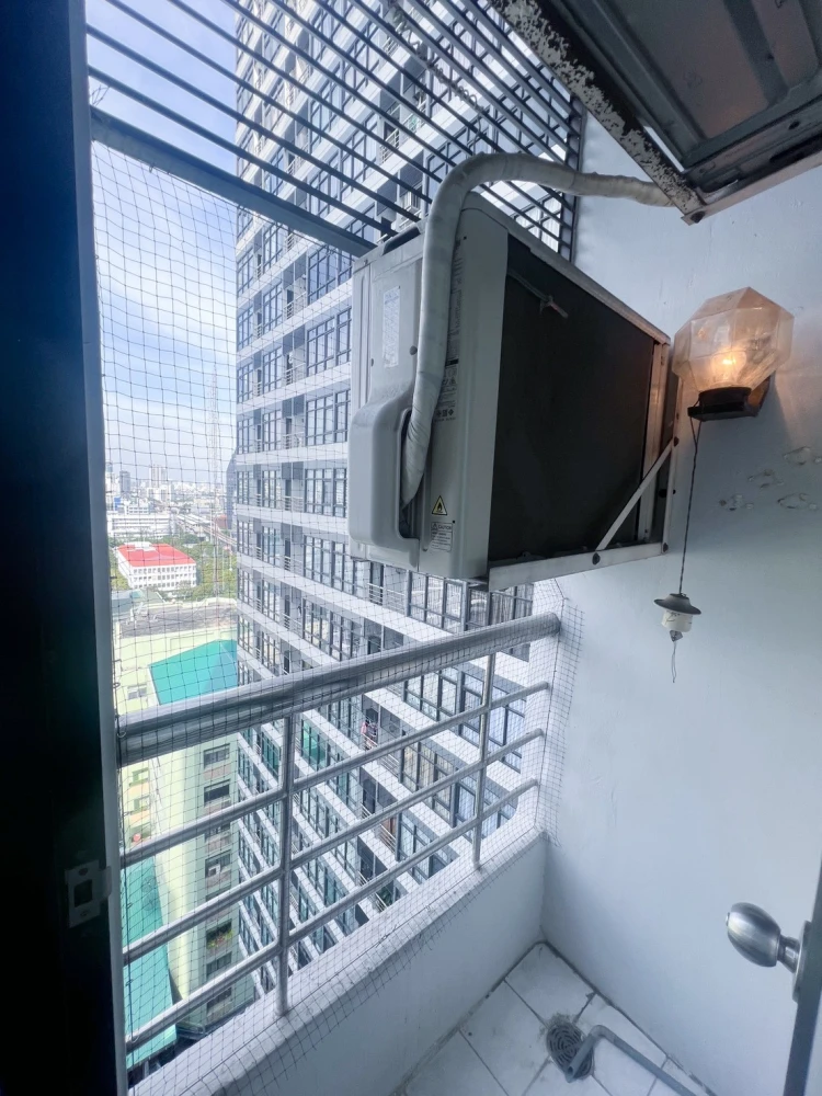 For rent: Phayathai Place, 2 bedrooms, 2 bathrooms, plenty of usable space, fully equipped, good location, don't miss it.