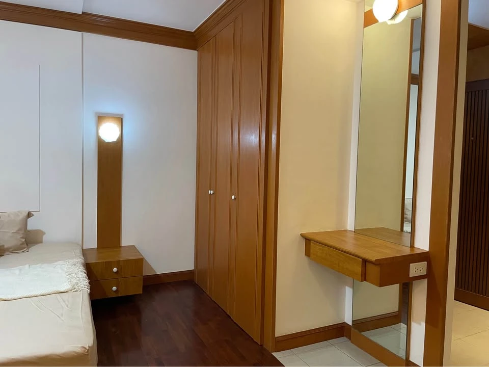 For rent: Pipat Place, spacious room, nice to live in, fully furnished, hurry and reserve now!