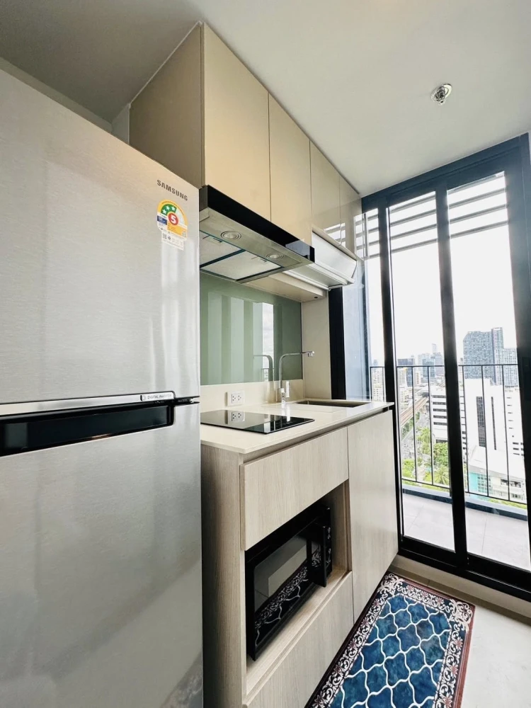 For rent: PITI Sukhumvit 101, a lovely room with high, airy ceilings, fully furnished, great location, hurry and reserve now!