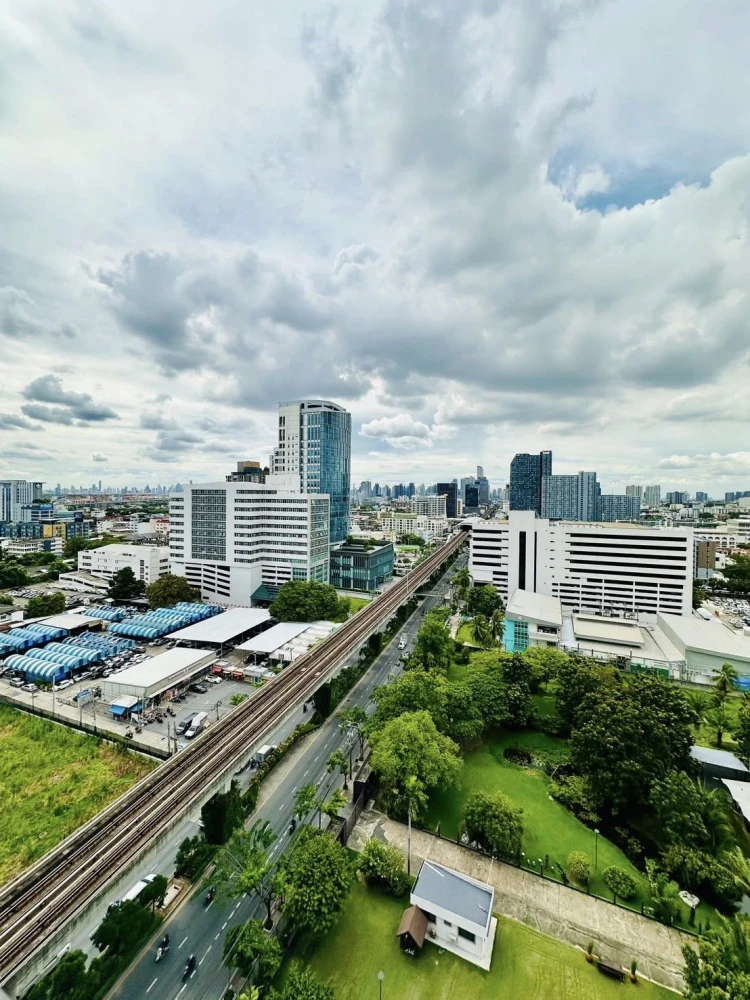 For rent: PITI Sukhumvit 101, a lovely room with high, airy ceilings, fully furnished, great location, hurry and reserve now!