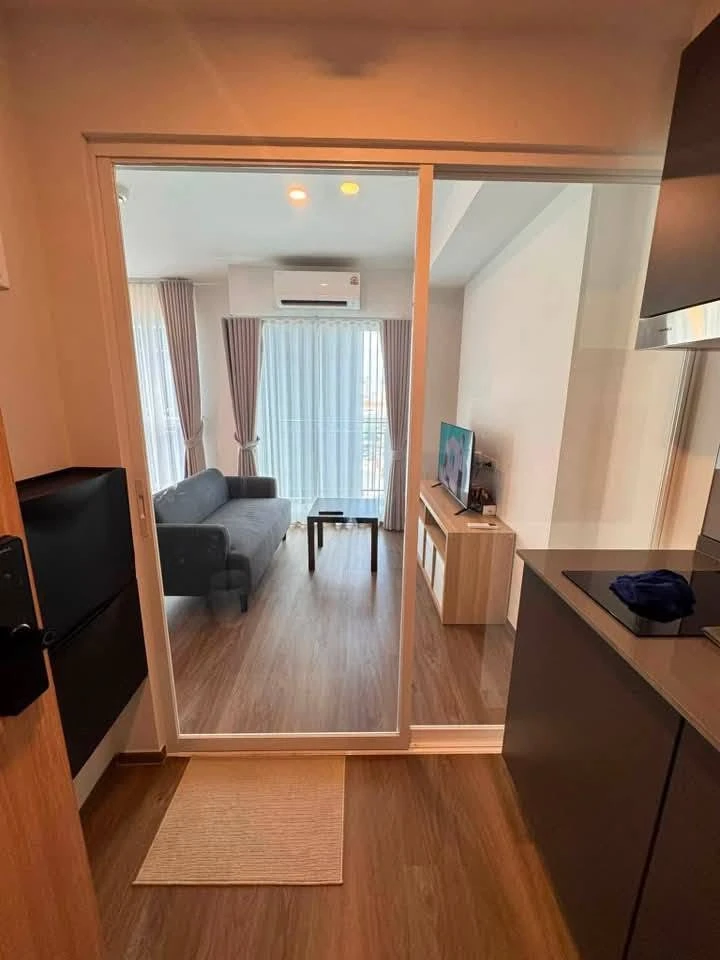 For rent: PLACE 168 Pinklao, 1 bedroom, 1 bathroom. Great location, convenient transportation. You can't miss this opportunity!