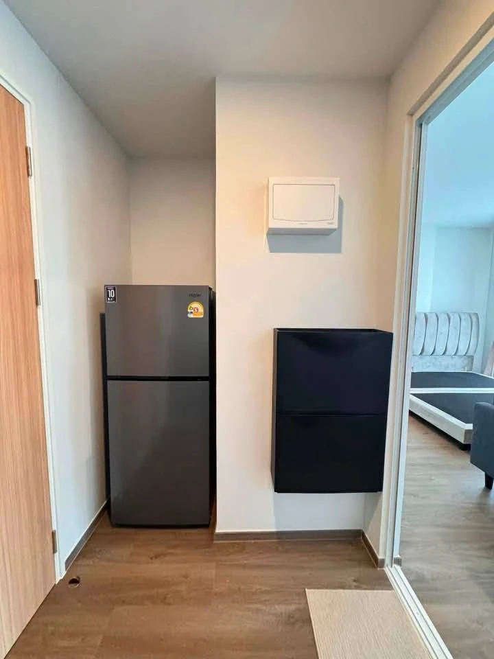 For rent: PLACE 168 Pinklao, 1 bedroom, 1 bathroom. Great location, convenient transportation. You can't miss this opportunity!