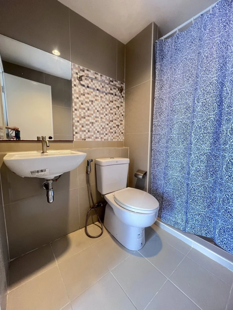 For rent: Ploen Ploen Condominium Rangsit-Workpoint 1-2 rooms, fully furnished, nice to live in. If interested, hurry and reserve now.