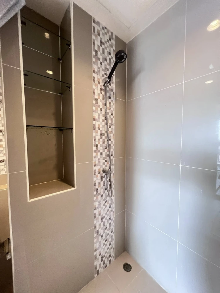 For rent: Ploen Ploen Condominium Rangsit-Workpoint 1-2 rooms, fully furnished, nice to live in. If interested, hurry and reserve now.