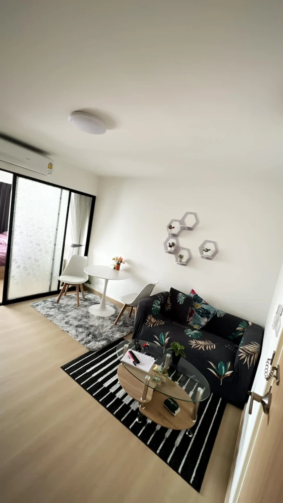 For rent: Ploen Ploen Condominium Rangsit-Workpoint, 4th floor, fully furnished room, ready to move in, reserve now.