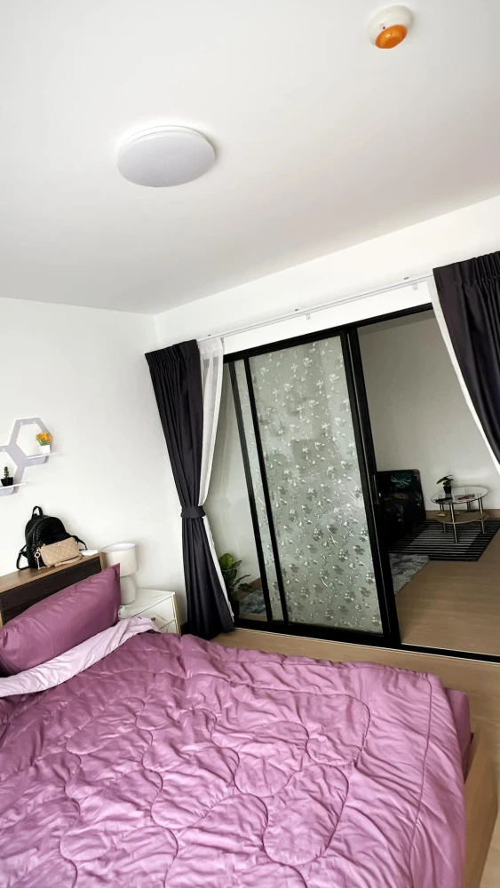 For rent: Ploen Ploen Condominium Rangsit-Workpoint, 4th floor, fully furnished room, ready to move in, reserve now.